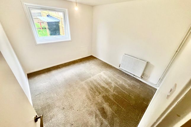 Flat to rent in Tower Field Square, Northampton