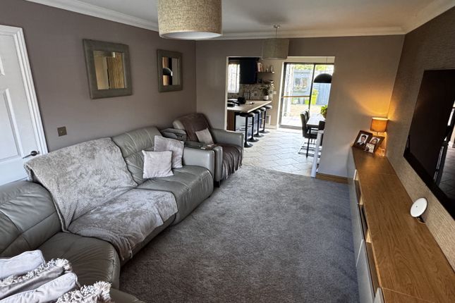 5, Goodrington Place, Milton Keynes photo 4