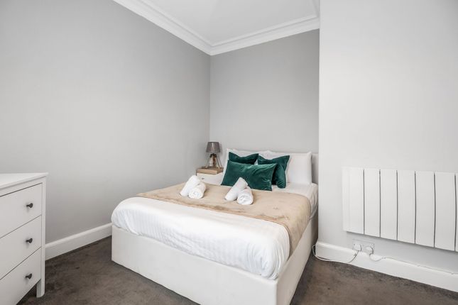 Flat to rent in Earlston Place, Edinburgh