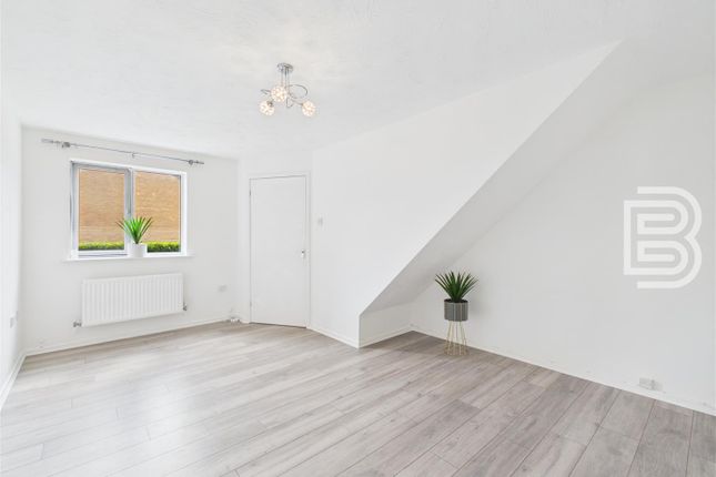 29, Ilmer Close, Rugby photo 2