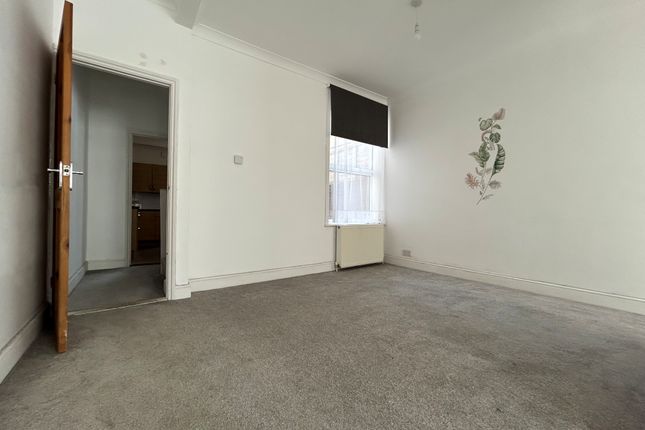 3-bed house on 49, Portsmouth, £1,525/mo