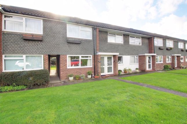 Thumbnail Flat for sale in Cheviot Close, Enfield