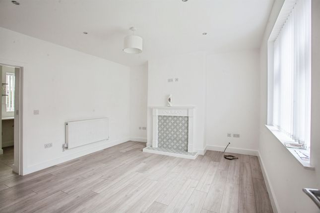 5, Newstead Drive, Pontefract photo 3