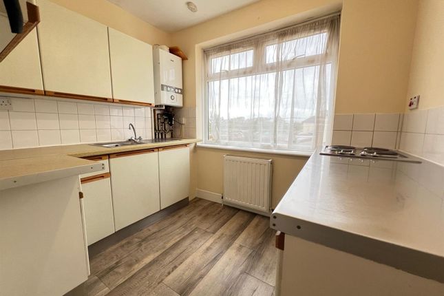 205, Crow Lane, Romford photo 3