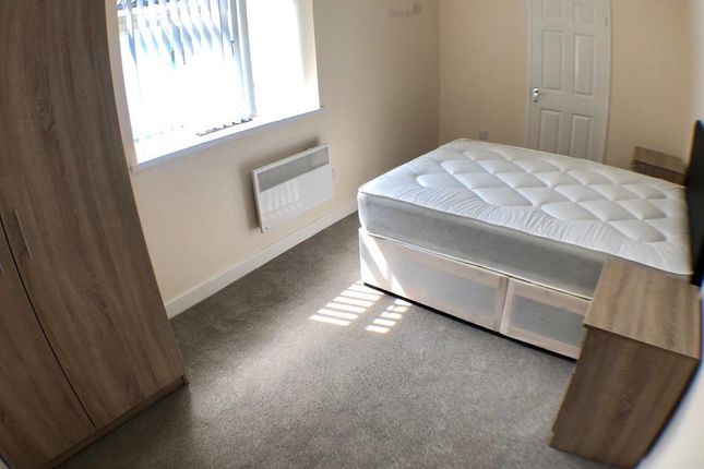 Thumbnail Flat to rent in Chester Road North, Kidderminster