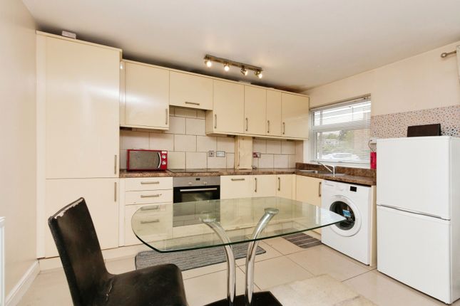 Flat for sale in Grove Cross Road, Camberley