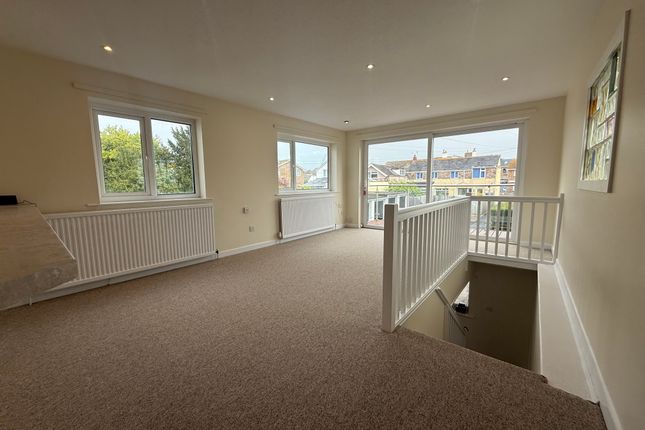 30, Exmouth photo 2