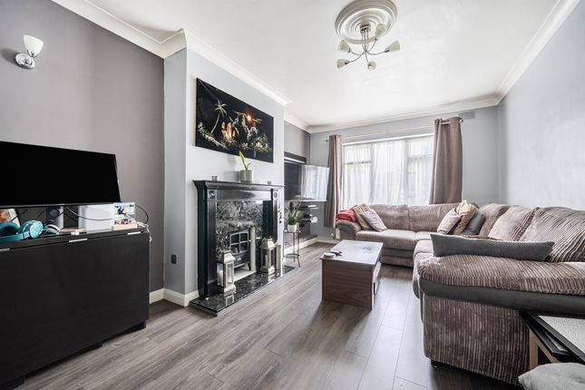 68, Lyndhurst Gardens, Enfield photo 3