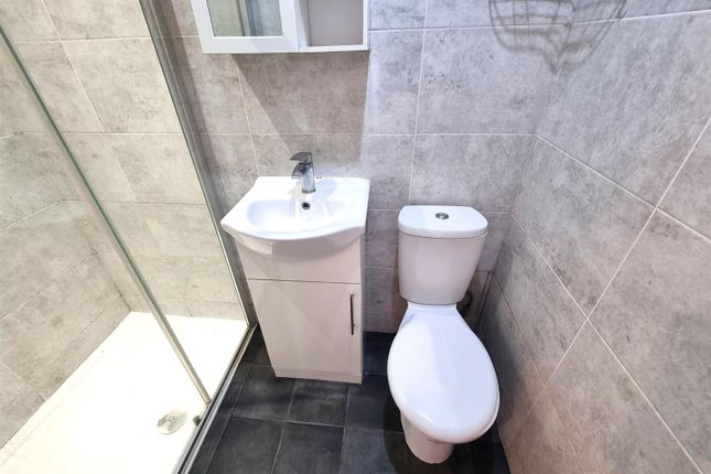 Flat 1, 5 Windmill Road, Gillingham photo 3