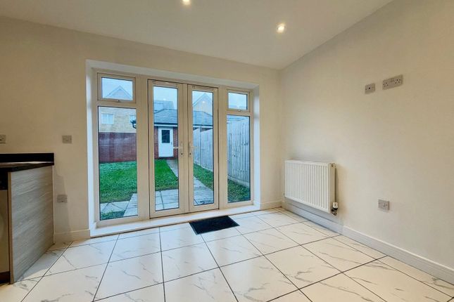 Oxlade Drive, Berkshire photo 4