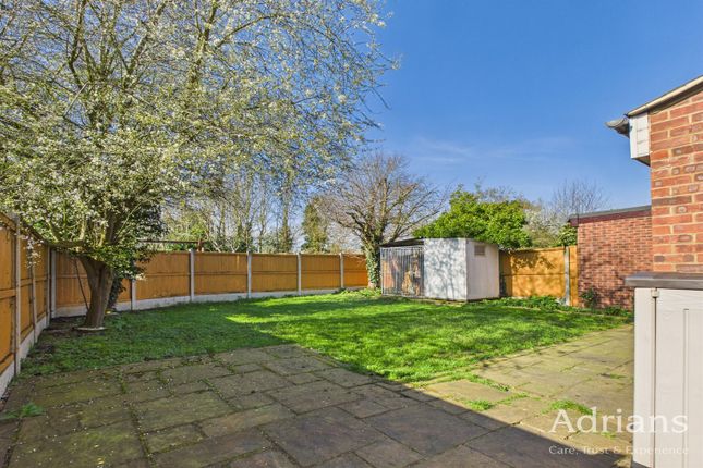 4, Hollycroft, Great Baddow, Chelmsford photo 3