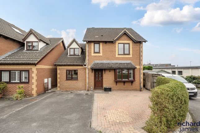 4-bed house on 29, Elm Park, Royal Wootton Bassett, £480,000