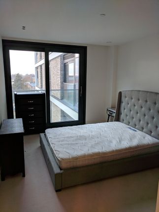 Flat 42, 1 Harbour Avenue, Chelsea Island, London photo 4