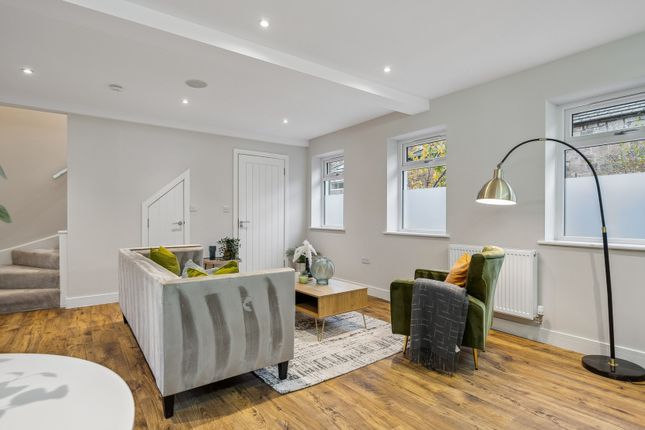 Mews house for sale in Camphill Avenue, Queens Park, Glasgow