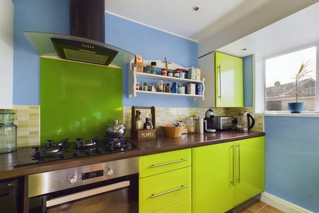 Cam02386G0-Pr0113-Still051