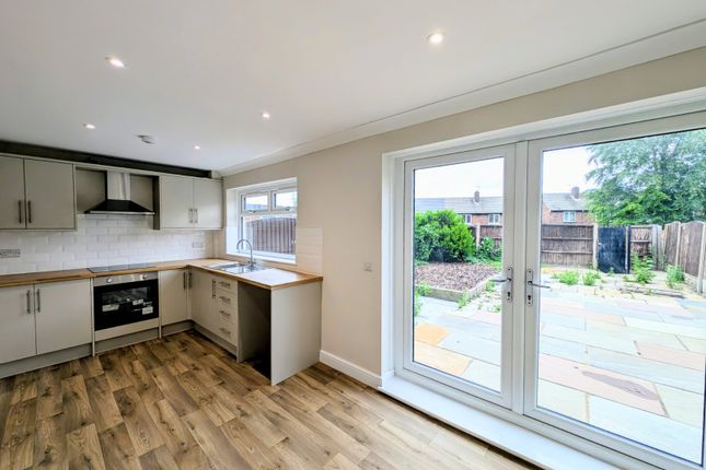11, Birch Road, Wakefield photo 2