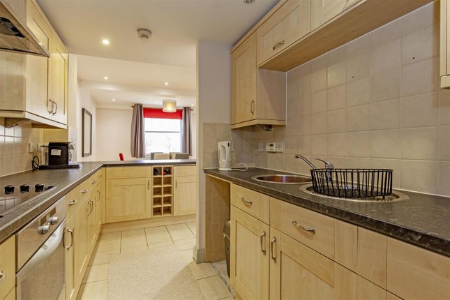 11 Ladybower Lodge, Ashopton Road, Bamford, Hope Valley photo 4