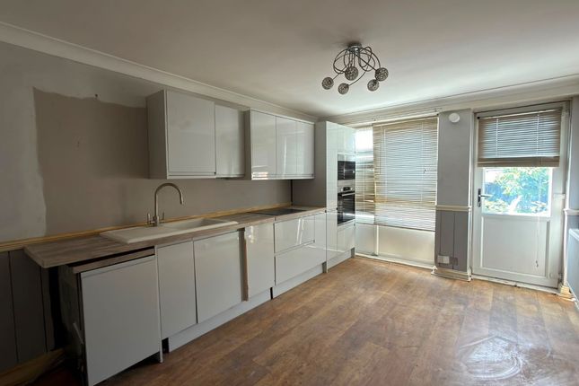 80, Flintmill Crescent, London photo 5