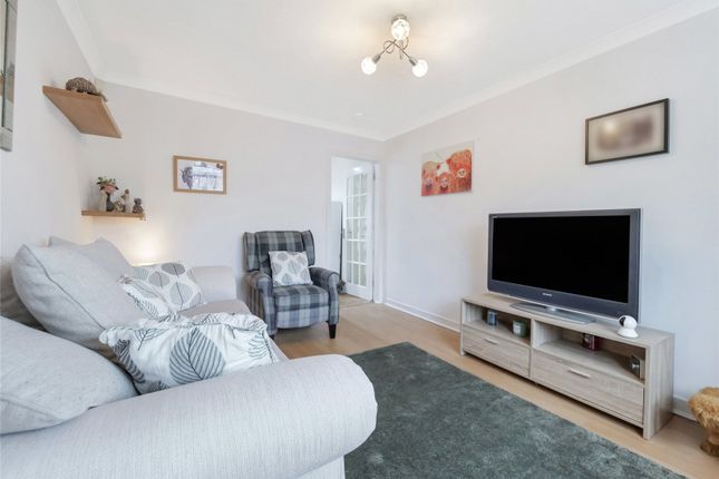 118, Mainscroft, Renfrewshire photo 2