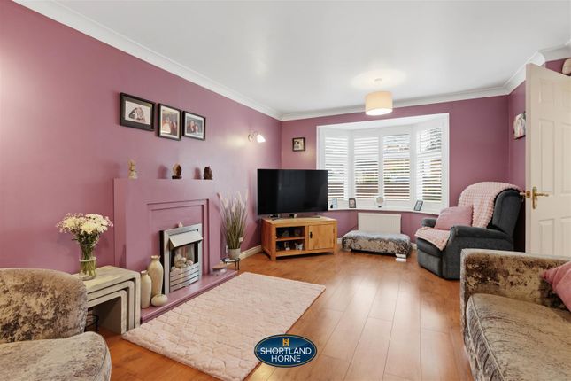 32, Shillingstone Drive, Nuneaton photo 4