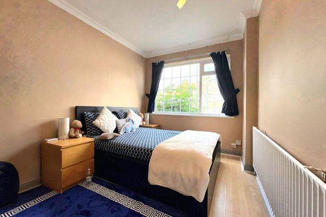Copy, 35, Belsize Road, Harrow photo 4