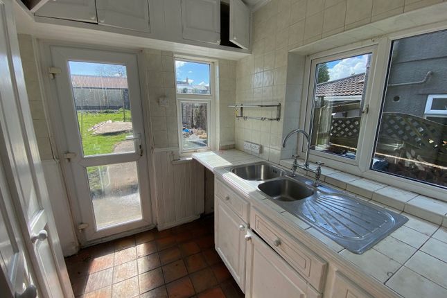 25, Moorlands, Neath photo 2