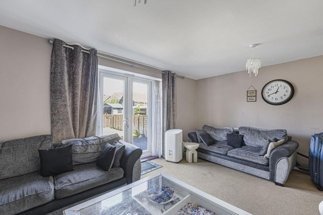 5, Godman Walk, Dartford photo 2