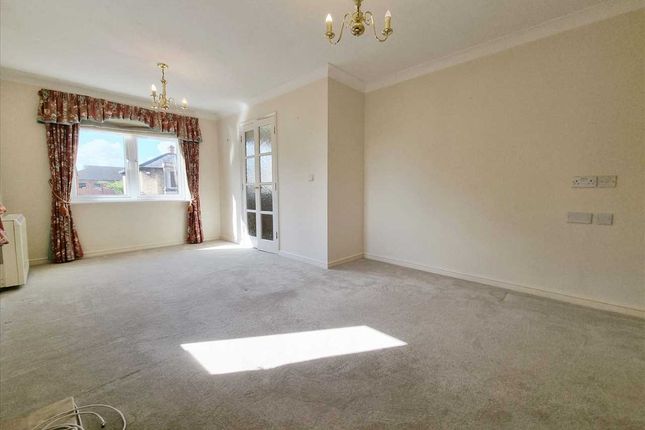 32, Moores Court, Sleaford photo 2