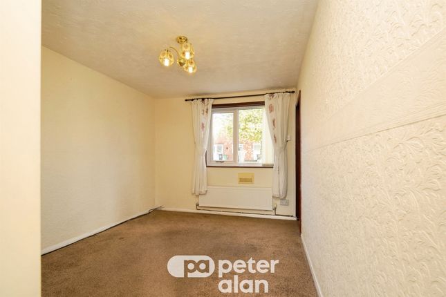Mead Lane, Cwmbran photo 4