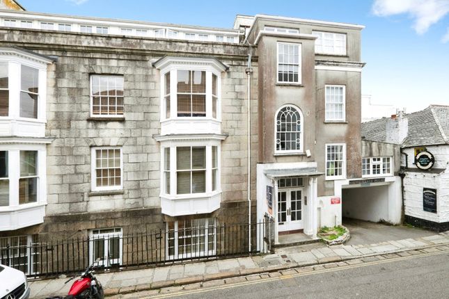 2-bed flat on Chapel Street, Cornwall, £235,000