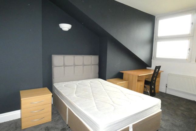 Flat 10, 54, West Cliff, Preston photo 5