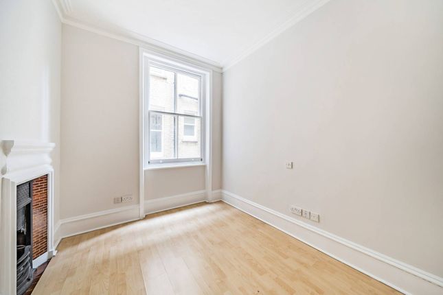 Flat for sale in Morshead Mansions, Maida Vale, London