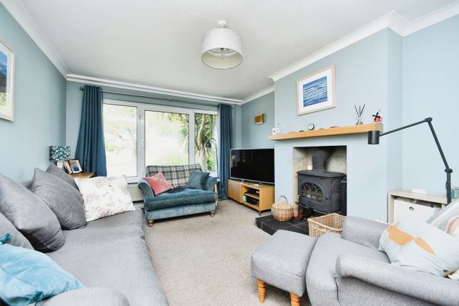 174, Bannings Vale, Brighton photo 2