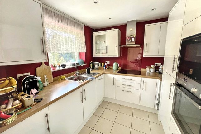 12 Caversham Court,, Brunswick Park Road, London, Greater London photo 4