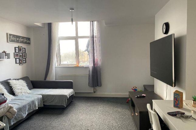 Thumbnail Flat for sale in Clough Road, Hull