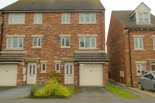 Thumbnail Town house to rent in Forge Drive, Doncaster