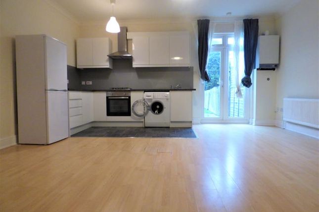 Thumbnail Flat to rent in Thornton Avenue, London