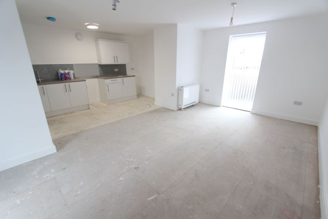 Flat 14 102 Chaucer Close, Sheffield, S5 photo 2