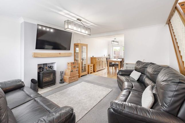 27, Kepscaith Crescent, Whitburn photo 4