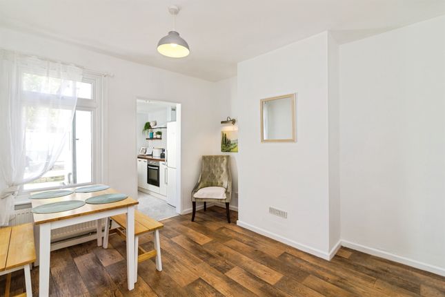6, Alma Street, Lowestoft photo 3