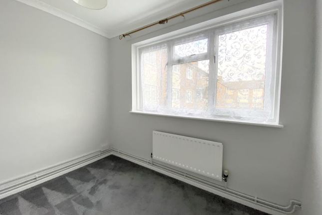 17, Alpha Road, Woking photo 5