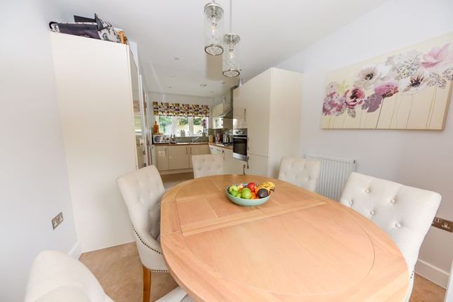 1, Gardener Close, Waterlooville photo 4