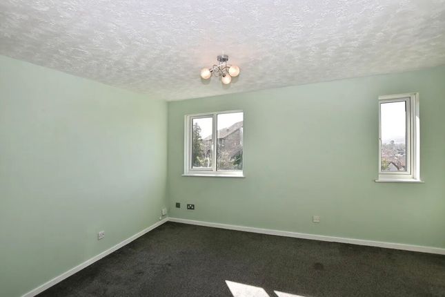 5, Hollam Way Kingsteignton, NEWTON ABBOT photo 2