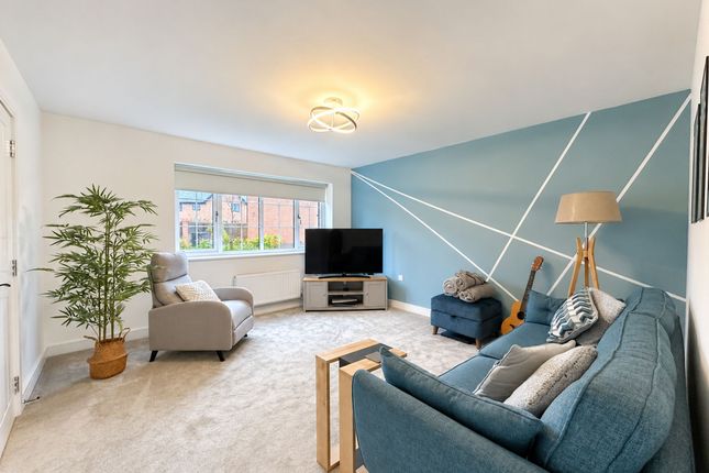 78 Aveling Drive, Southport photo 4