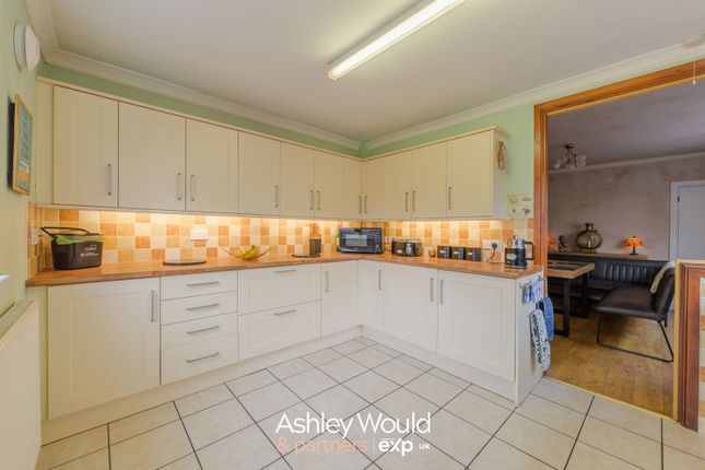 58, Oak Park Road, Stourbridge photo 4