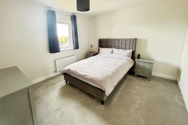 114, Tay Road, Leicester photo 4