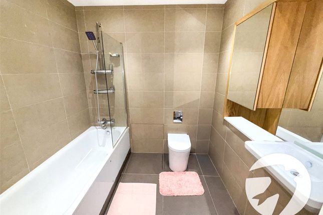 Apartment 3, 2, Grove Place, London photo 5