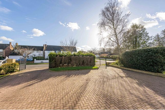 Detached house for sale in The Fairway, Leicester