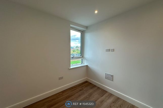 Flat, Mill House Rose Square, Twickenham photo 4