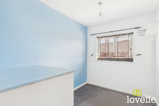 9 Bideford Grove, Hull photo 4